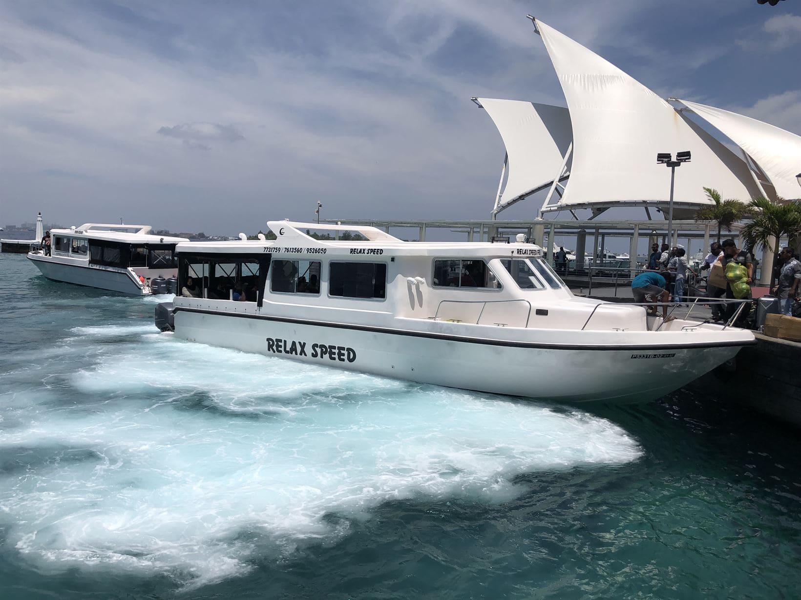 speedboat barco privado maldivas